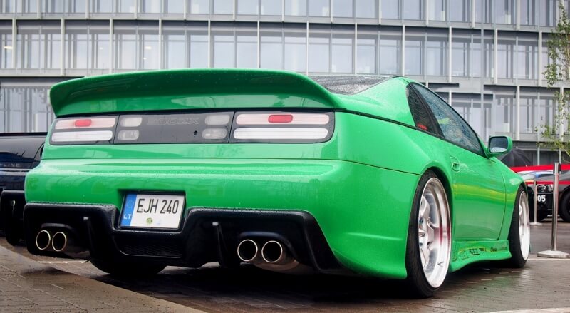 Green Nissan z32 300ZX Twin Turbo modified