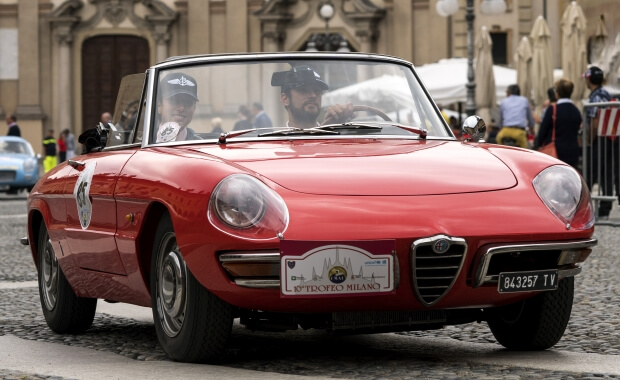 Red Alfa Romeo Spider Duetto