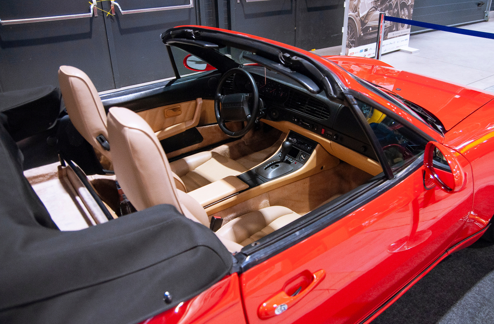 porsche 968 interior