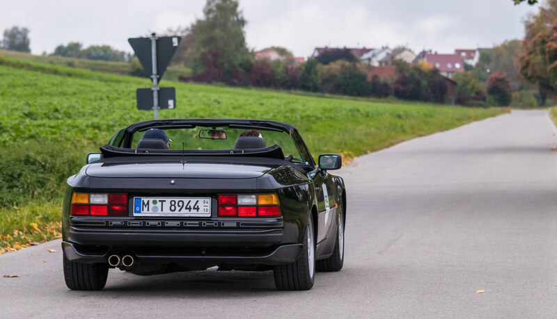 Black Porsche 944 cabriolet