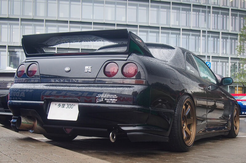 Black Nissan Skyline GT-R R33