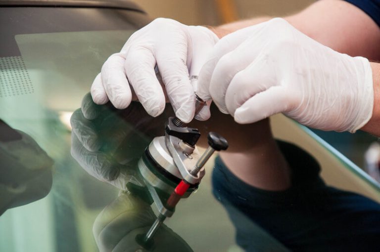 Windshield Chips and Cracks Repairs the Complete Guide