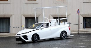 Toyota Mirai Given to the Pope as popemobile