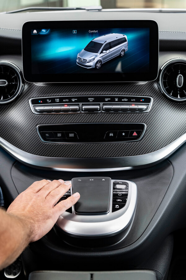 Mercedes-Benz V-Class with Airmatic Air Suspension 