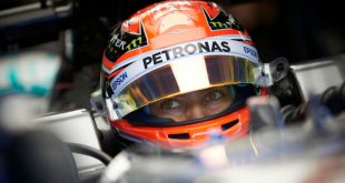 George Russell replaces Lewis Hamilton