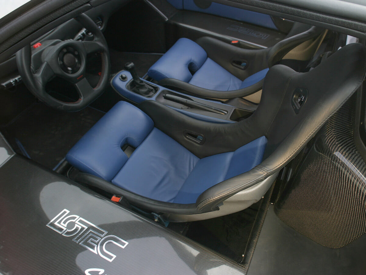 Lotec Sirius' interior