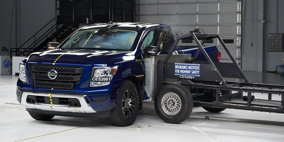 2021 NISSAN TITAN - IIHS crash test