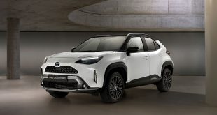 Yaris Cross Adventure front 3/4