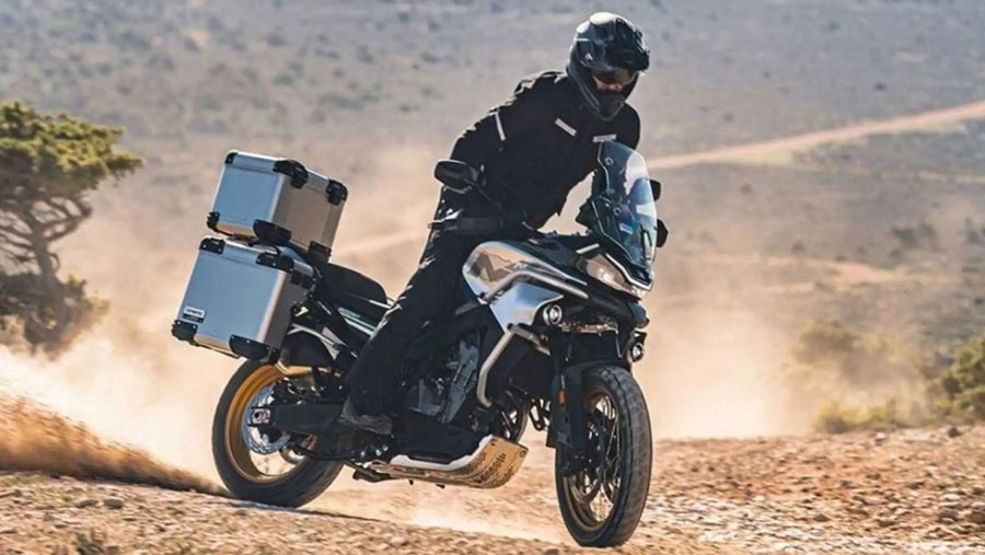 CFMoto 800MT 