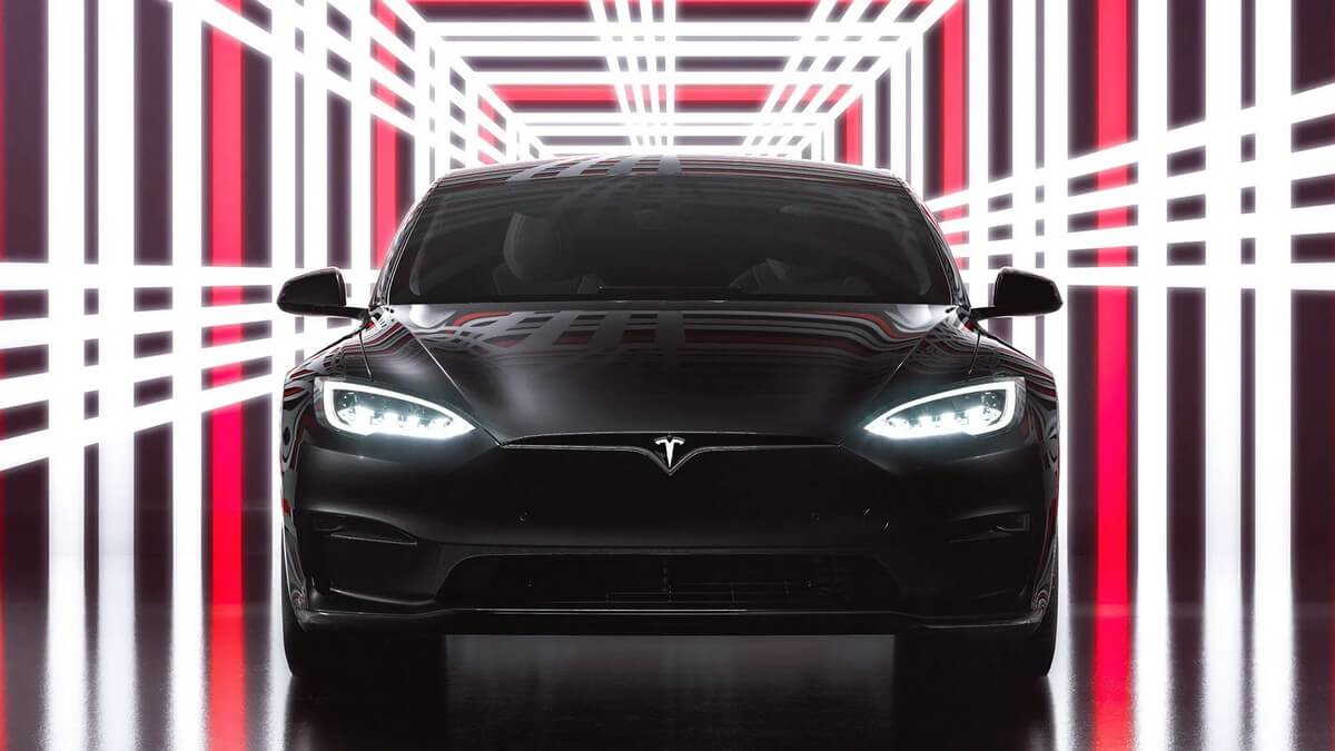 Tesla plaid 2022