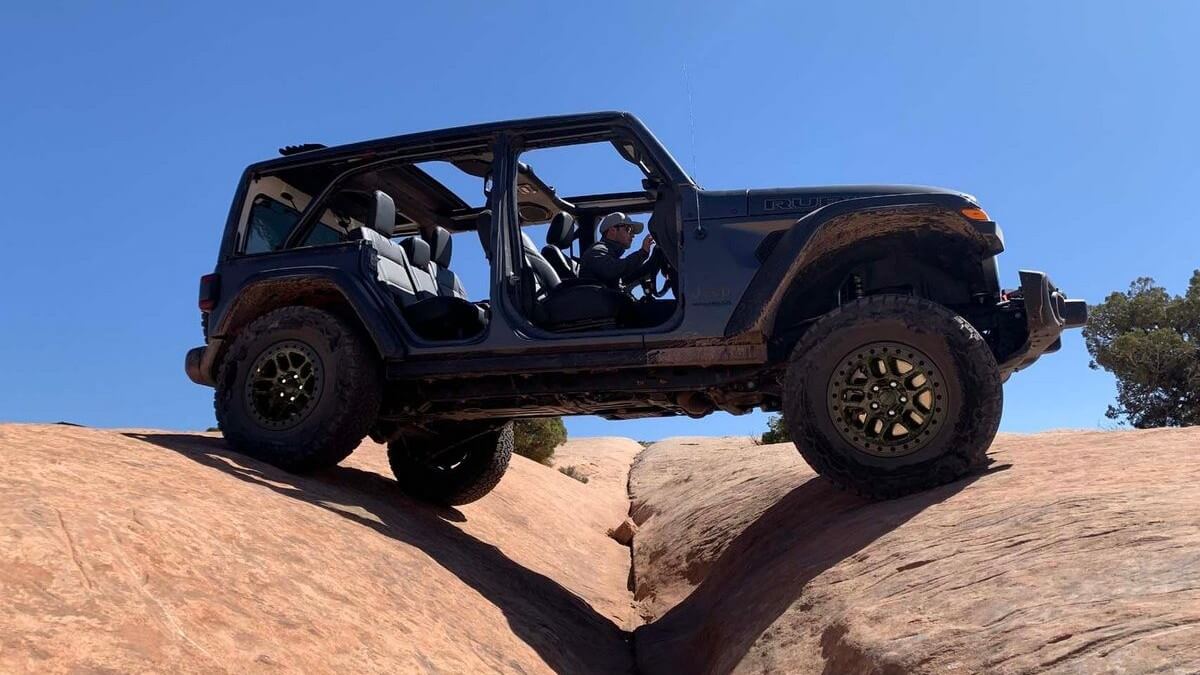 Jeep Wrangler Xtreme Recon is an OffRoad Beast with 35inch Tires