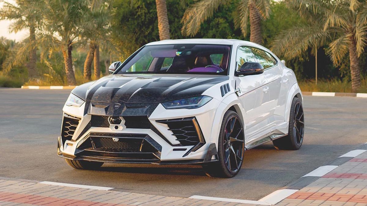 Mansory Urus purple interior