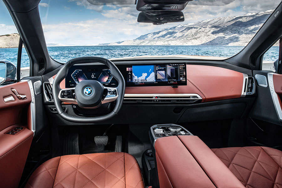 BMW iX xDrive50 interior