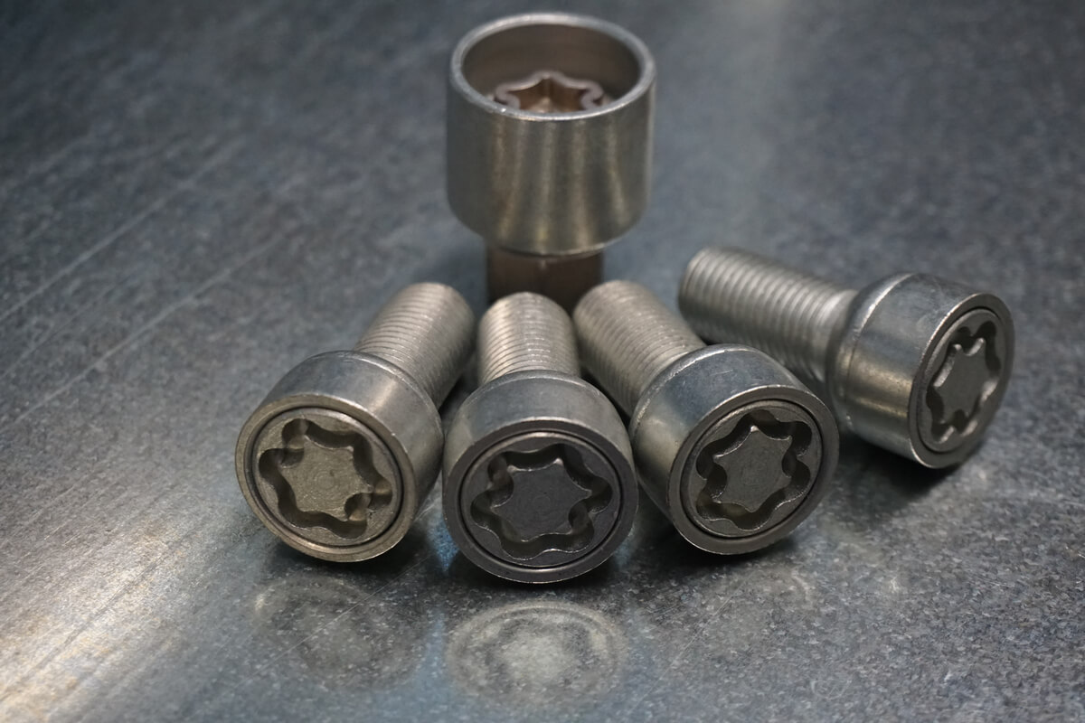 5 Best Wheel Locks to Make Thieves' Lives a Lot Harder