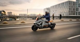 MW CE 04 Electric Scooter