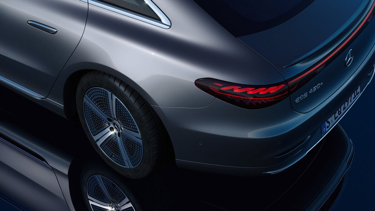 Mercedes EQS 10degree RearWheel Steering Will Cost 570 a Year