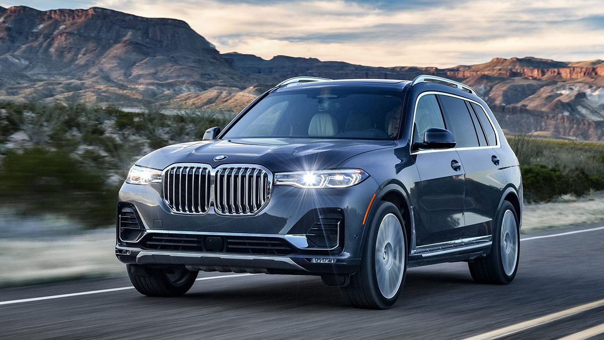 BMW X7 dynamic photo