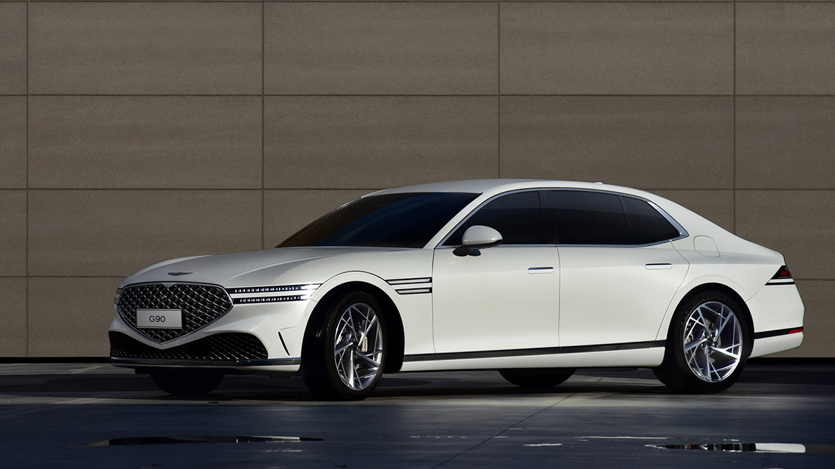2023 Genesis G90
