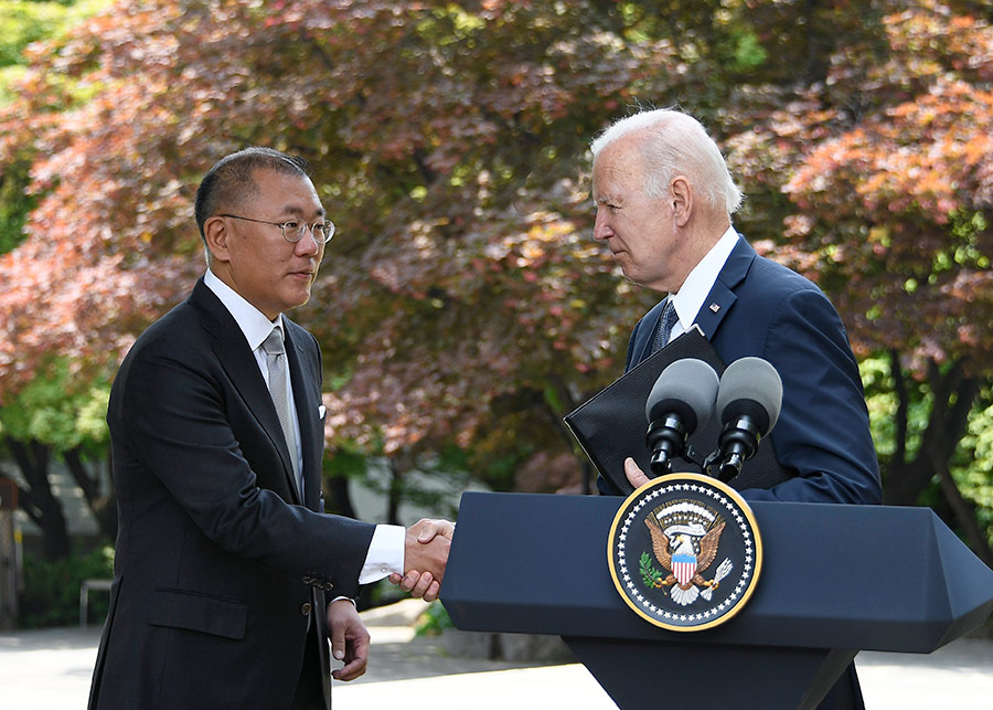 Hyundai Motor Group opens an EV and battery plant in Georgia, with Euisun Chung, Executive President of HMG and President Joe Biden present