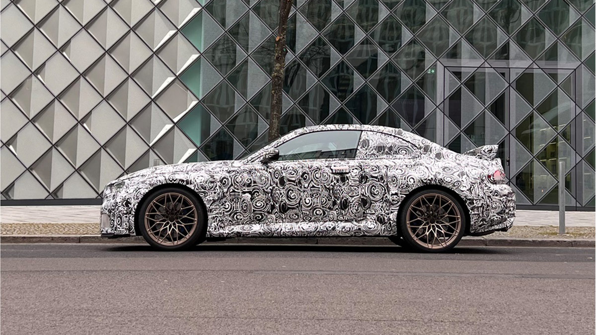 2023 BMW M2 teaser
