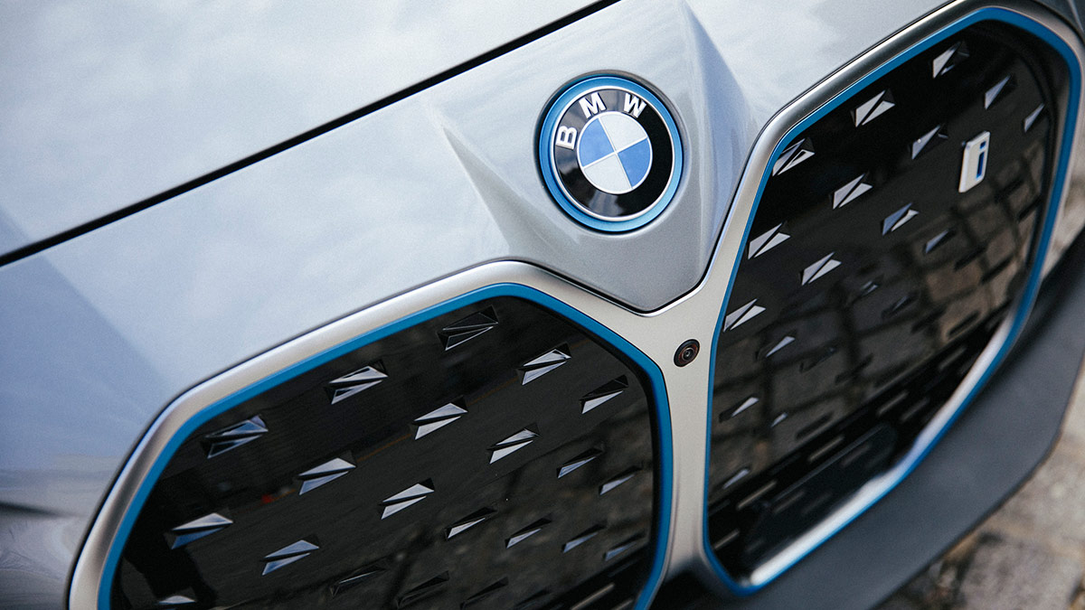 BMW i4 front grille