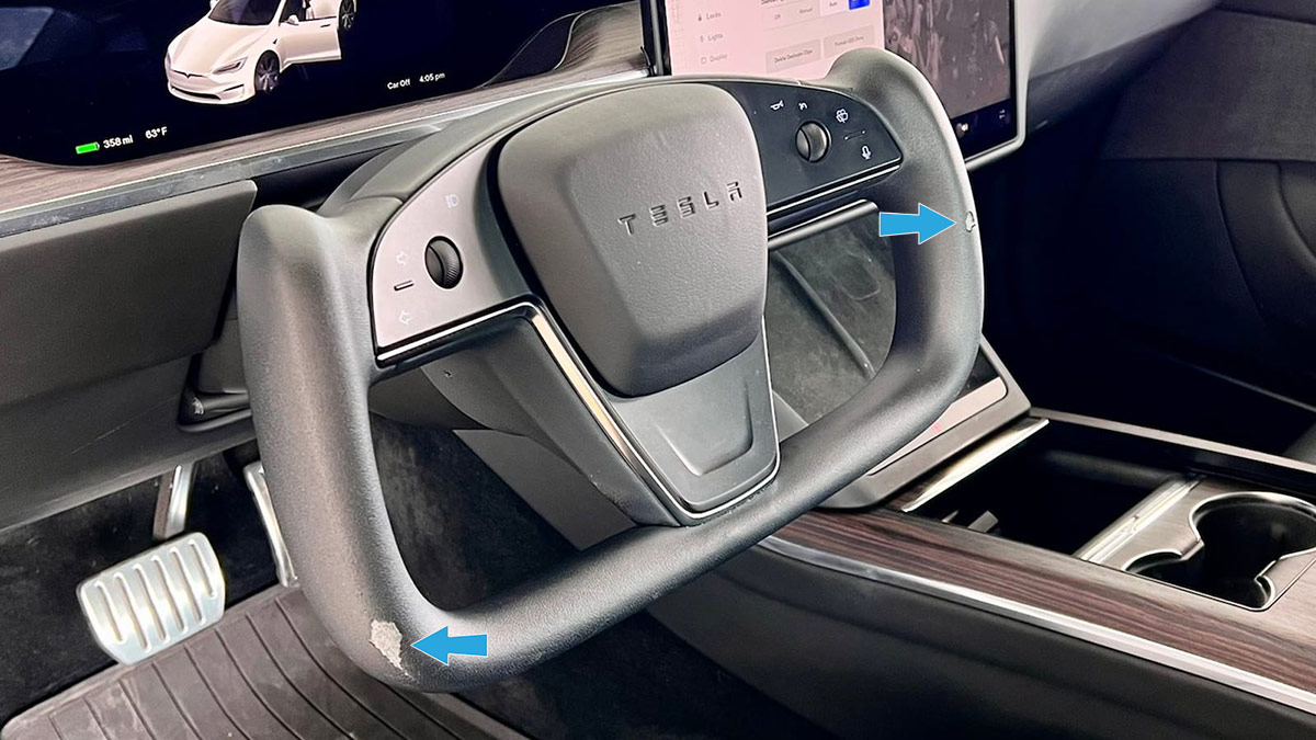 Tesla Model S yoke peeling off