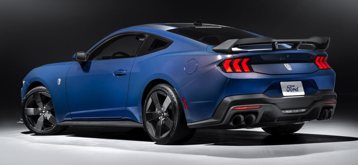Ford Mustang Dark Horse