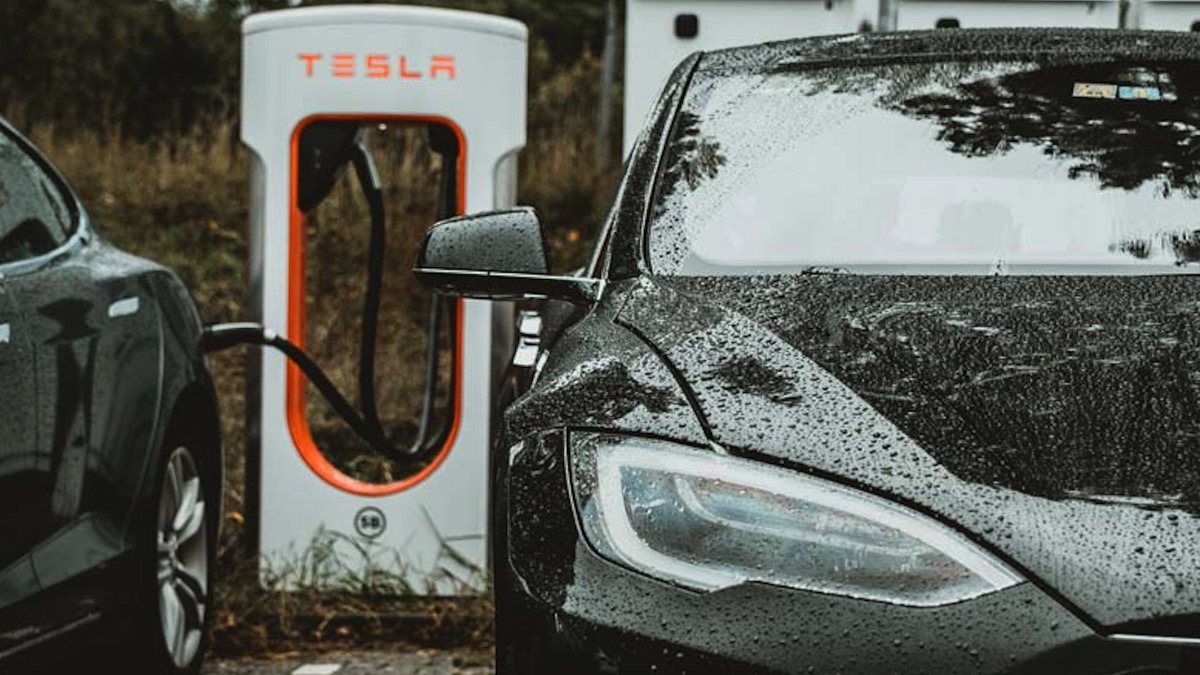 Tesla supercharger