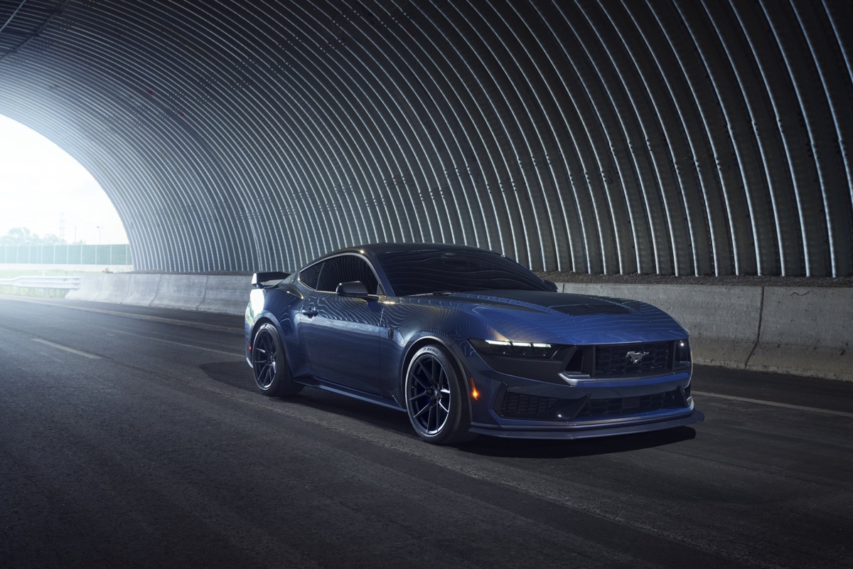 Ford Mustang dark horse