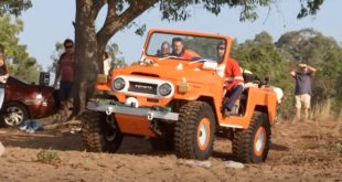 This Electric Converted 1987 Toyota Land Cruiser Sets a New World Record for Underwater Driving