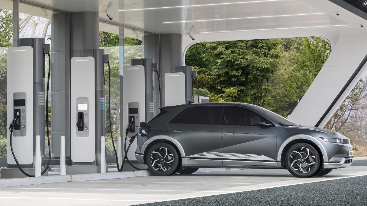 Hyundai is Serious About Making a Faster EV Charger than Tesla's Supercharger