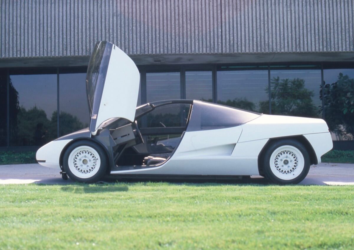 The MX-1 was developed by CALTY as a premium mid-engine halo sports-car.