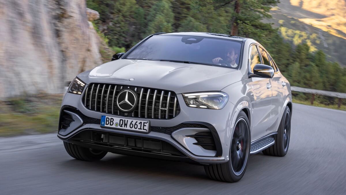 The new Mercedes-AMG GLE 53 plug-in hybrid: Powerful performance in everyday life