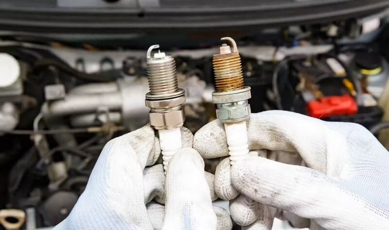 Inspecting spark plugs