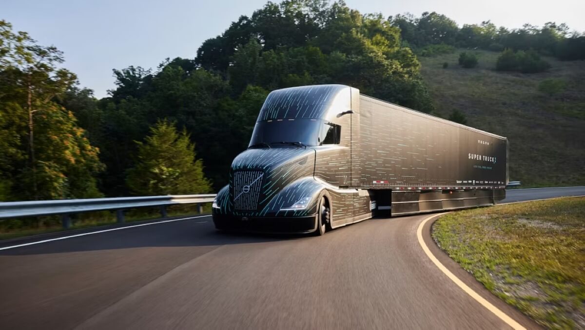 Volvo VNL autonomous truck