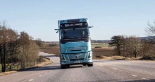 Volvo electric semi truck