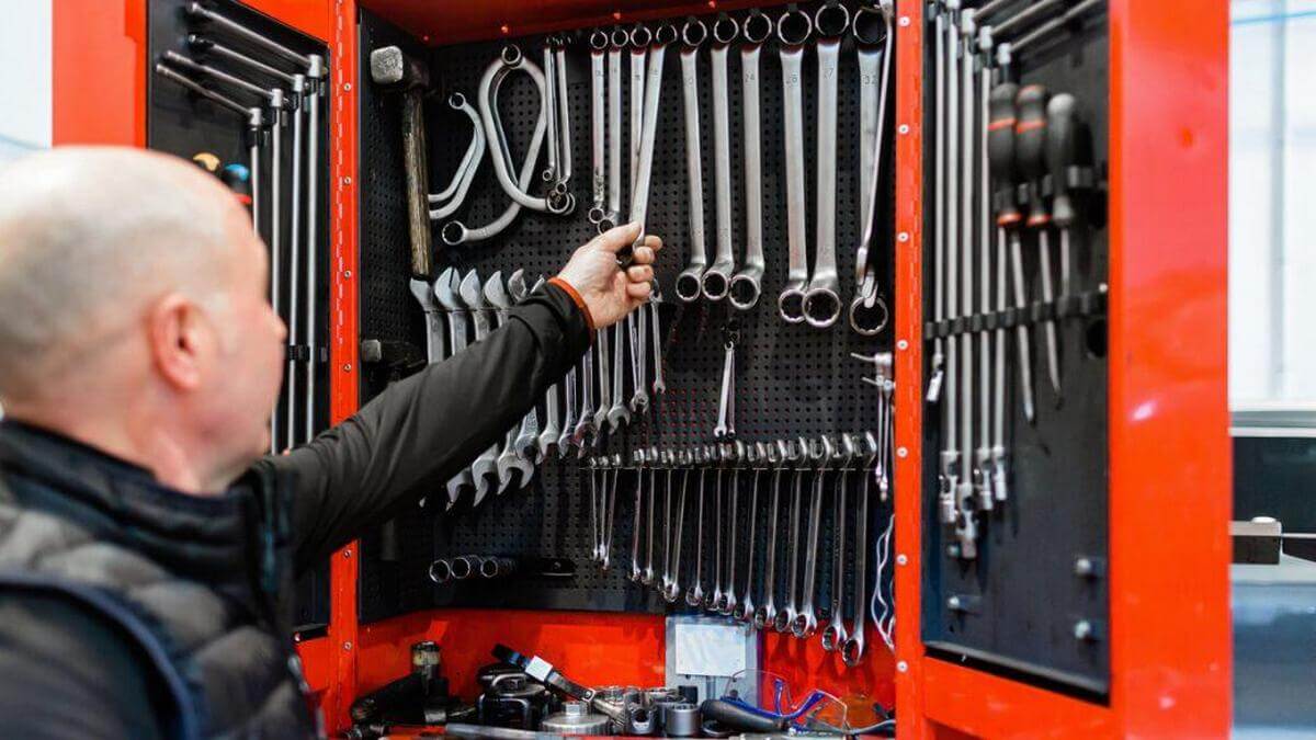 Auto repair shop cabinet review